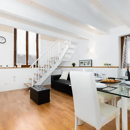 Prada Loft - Posto Auto Privato شقة ميلان