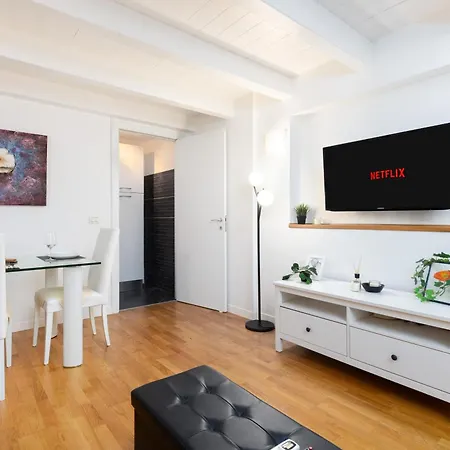 Prada Loft - Posto Auto Privato شقة