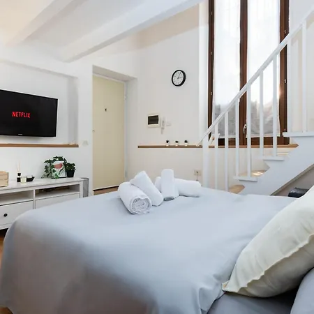 Prada Loft - Posto Auto Privato شقة *